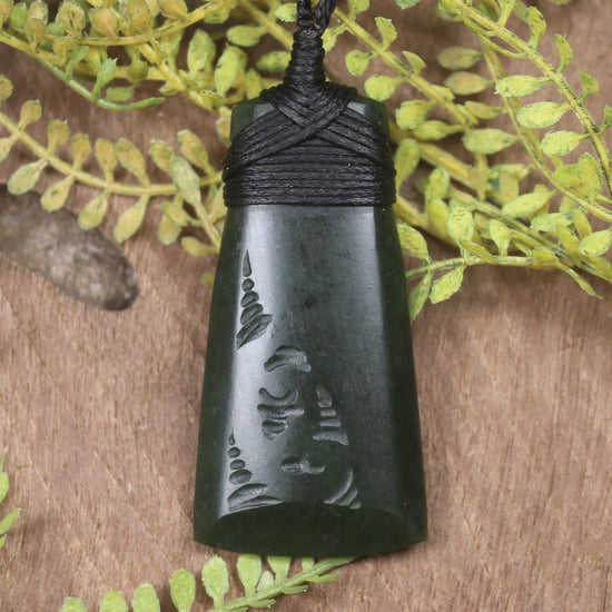 Rimu Pounamu Toki Pendant - NZ Greenstone