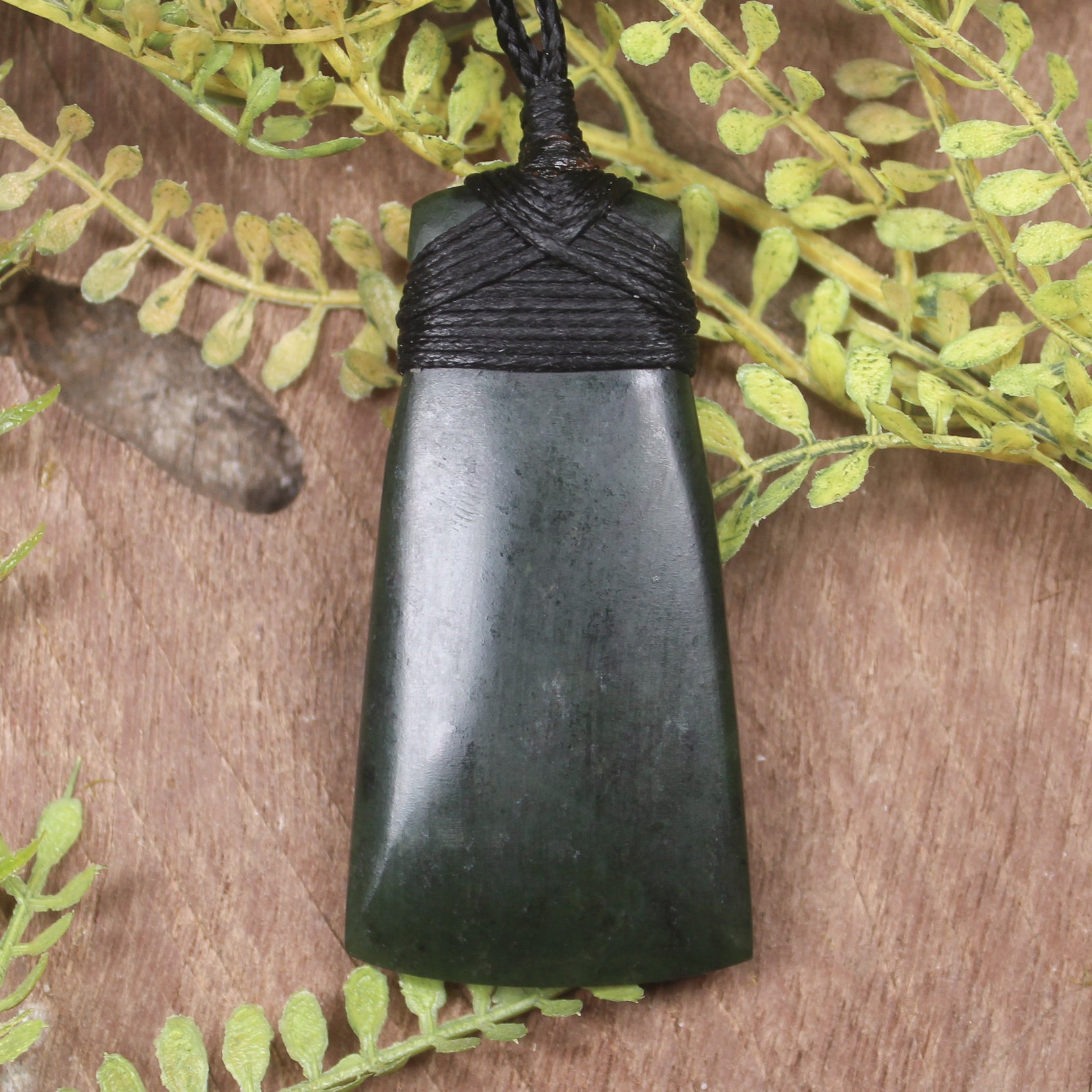 Rimu Pounamu Toki Pendant - NZ Greenstone