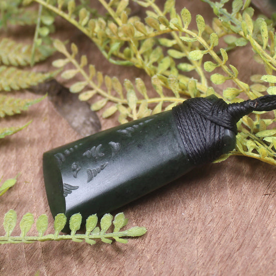 Rimu Pounamu Toki Pendant - NZ Greenstone