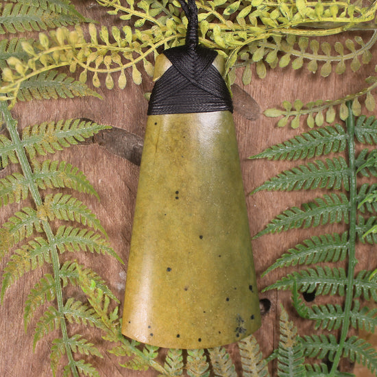 Flower Jade Pounamu Toki
