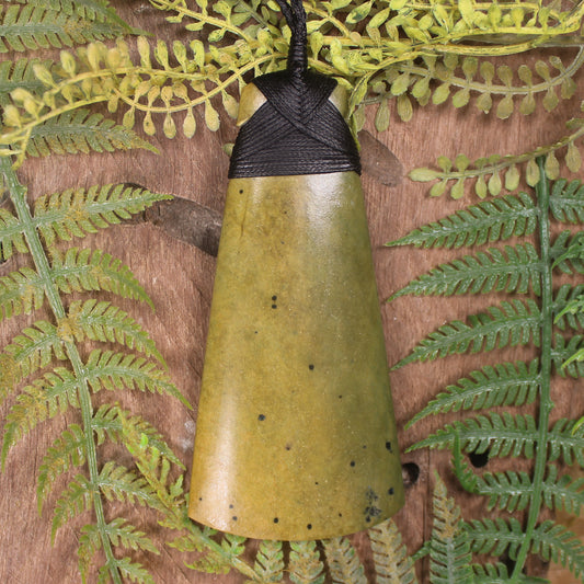 Flower Jade Pounamu Toki