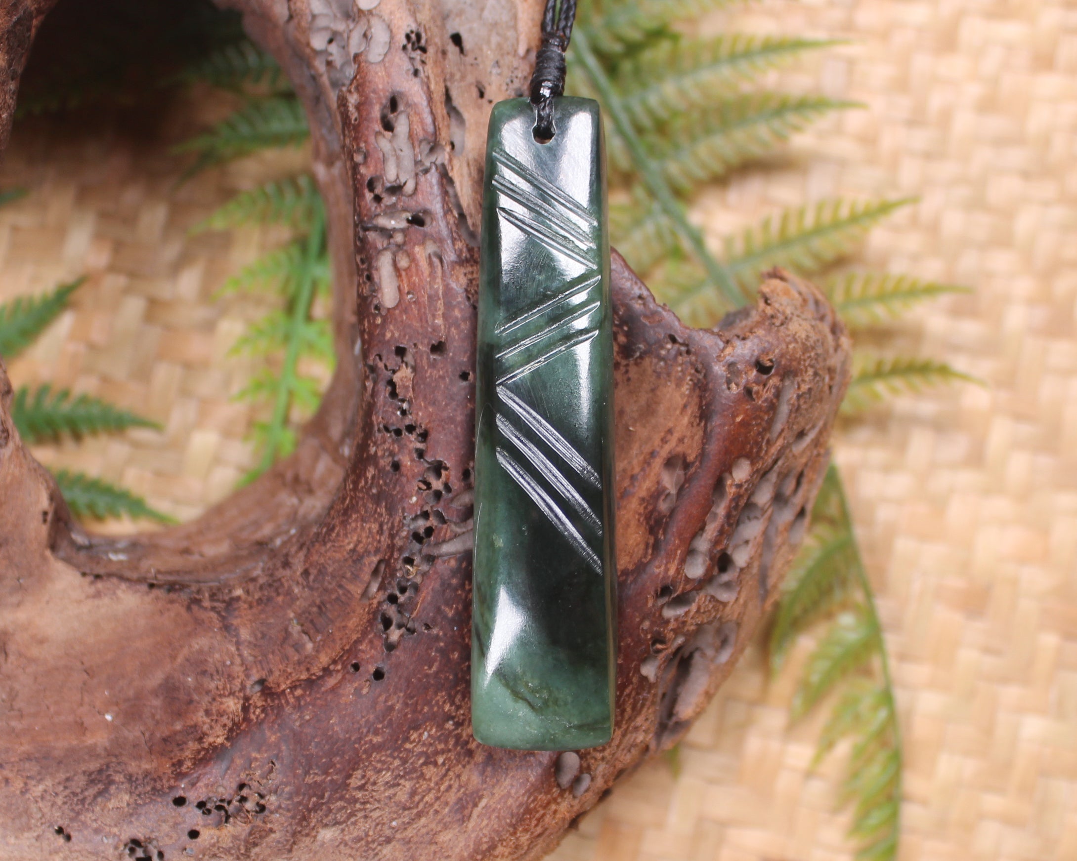 Kawakawa Pounamu Toki