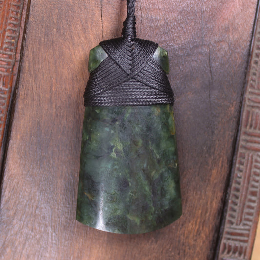 Kawakawa Pounamu Toki