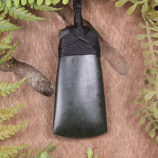Rimu Pounamu Toki Pendant - NZ Greenstone