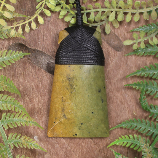 Flower Jade Pounamu Toki