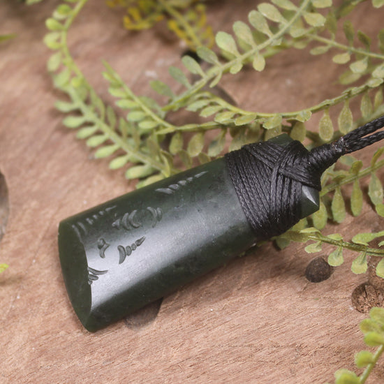 Rimu Pounamu Toki Pendant - NZ Greenstone