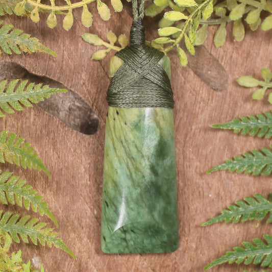 Flower Jade Pounamu Toki