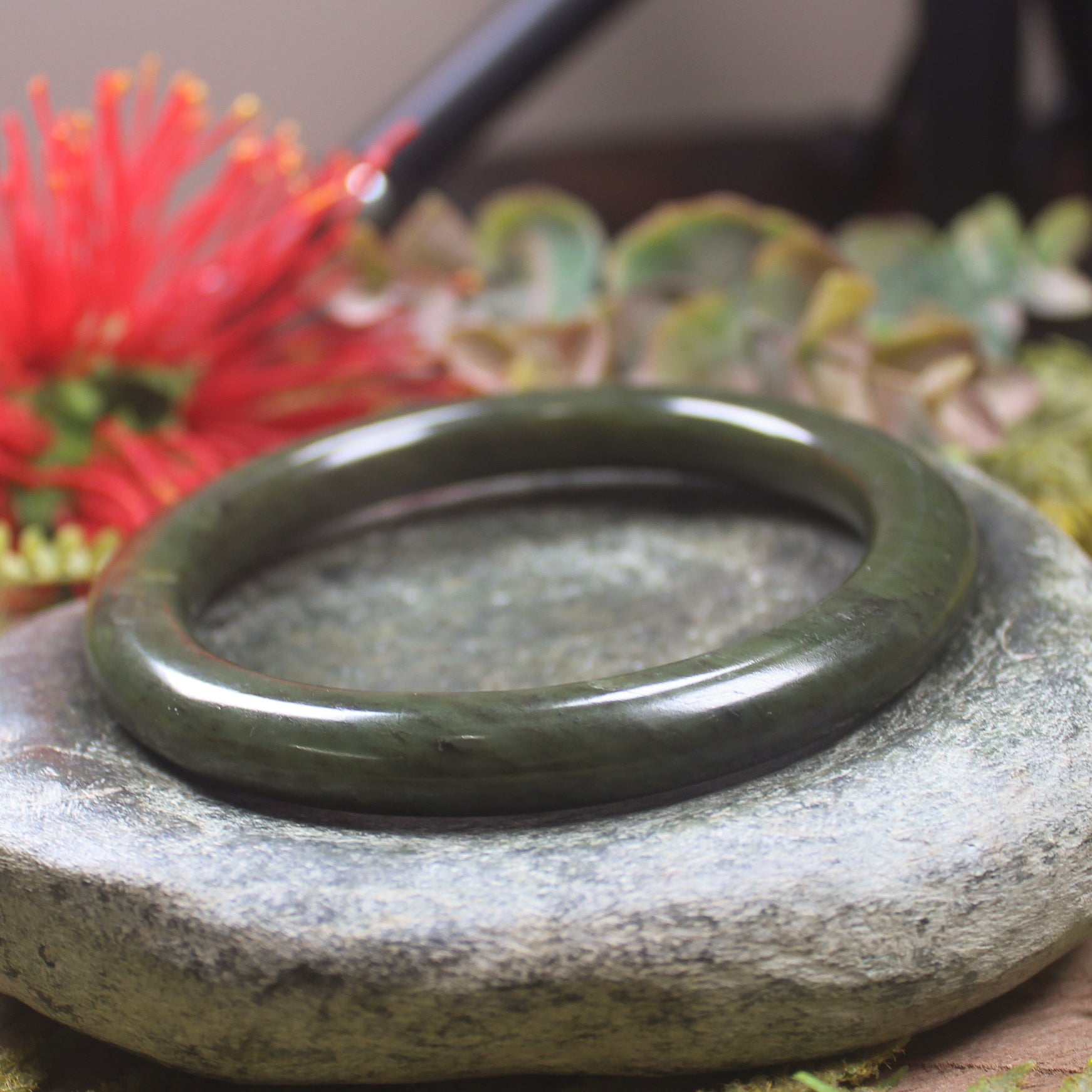 Rimu Pounamu Bangle