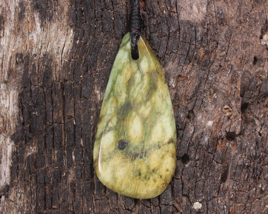 Flower Jade Pounamu Roimata Pendant - NZ Greenstone