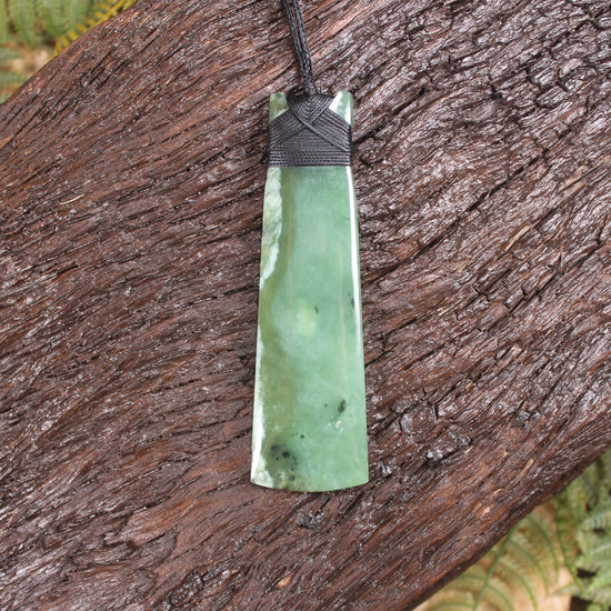Toki or Adze Pendant carved from Hapopo Pounamu - NZ Greenstone