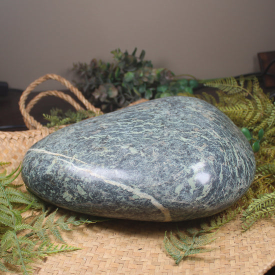 NZ Serpentine Small Freeform Touchstone Sculpture