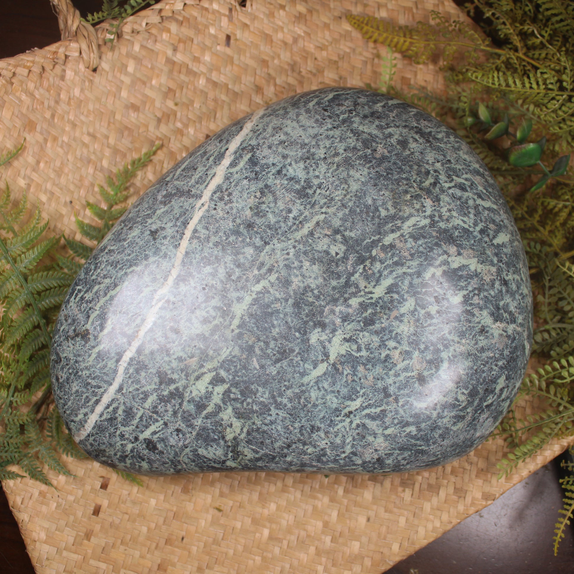 NZ Serpentine Small Freeform Touchstone Sculpture