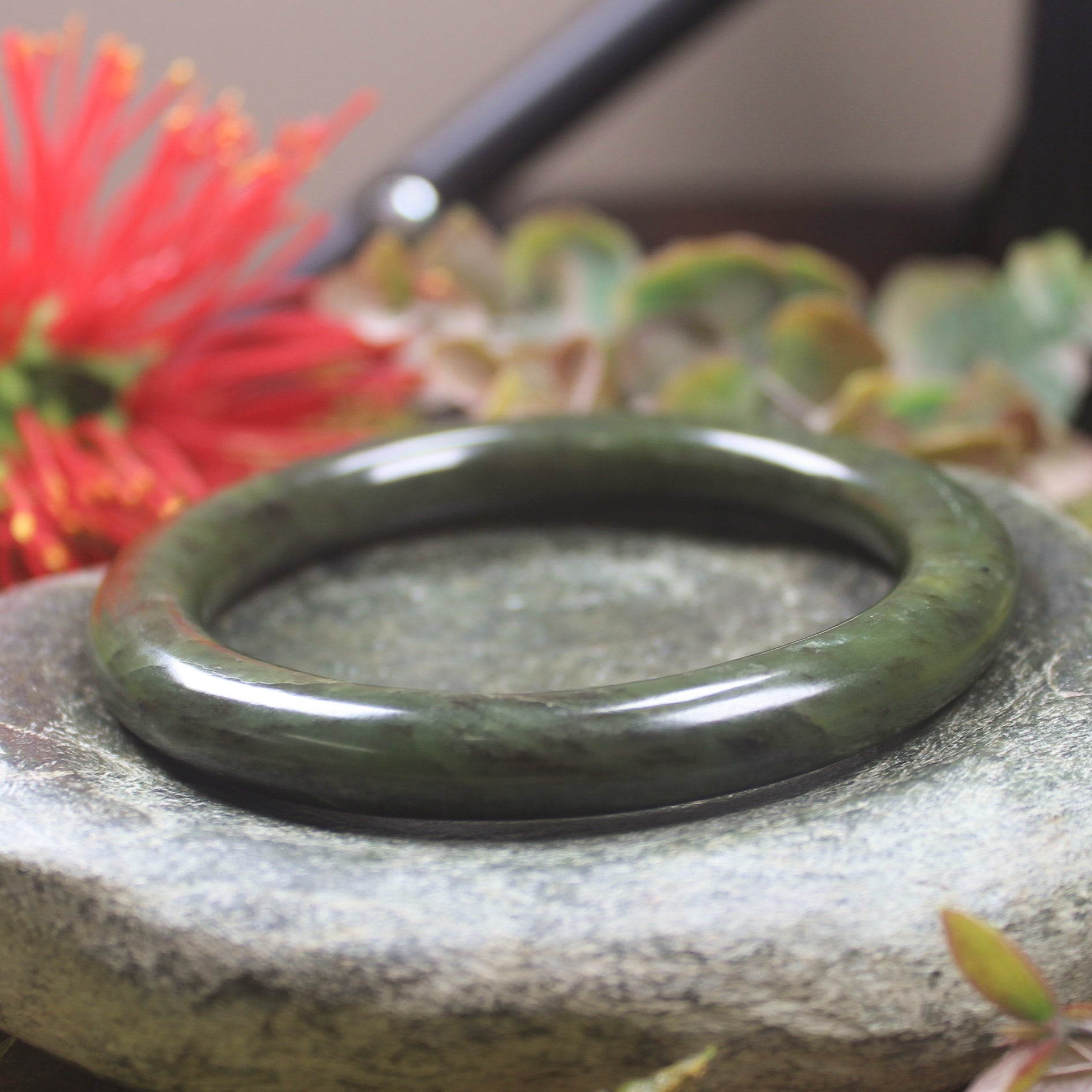 Rimu Pounamu Bangle