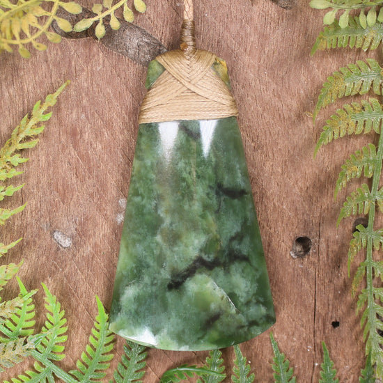 Flower Jade Pounamu Toki
