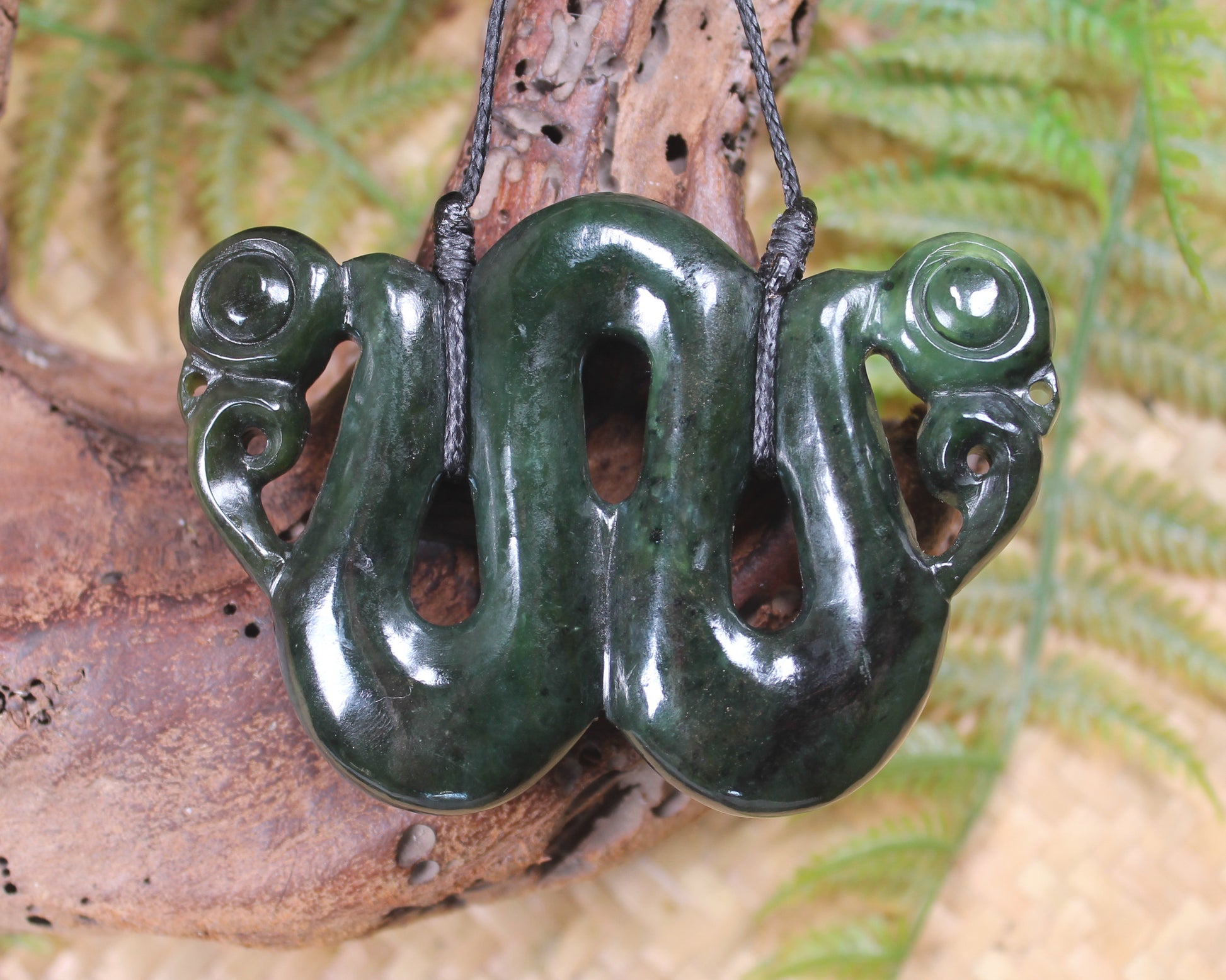 Pekapeka Pendant carved from Kawakawa Pounamu - NZ Greenstone