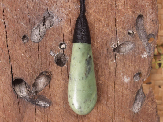 Roimata Teardrop carved from Hapopo Pounamu - NZ Greenstone