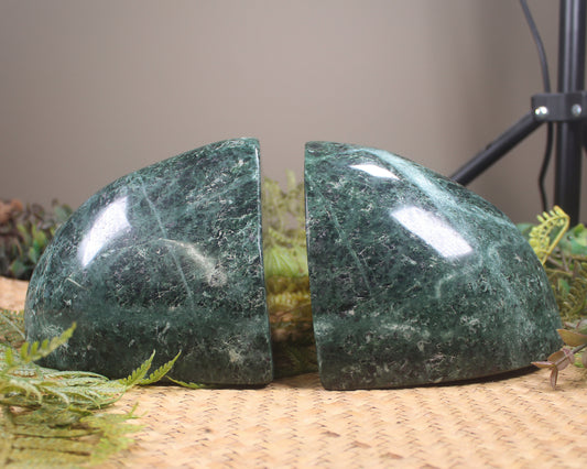 NZ Serpentine Freeform Book End Sculptures (BP180)