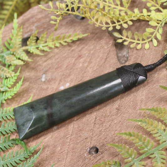 NZ Greenstone Large Toki Pendant (BW180) Kawakawa Pounamu