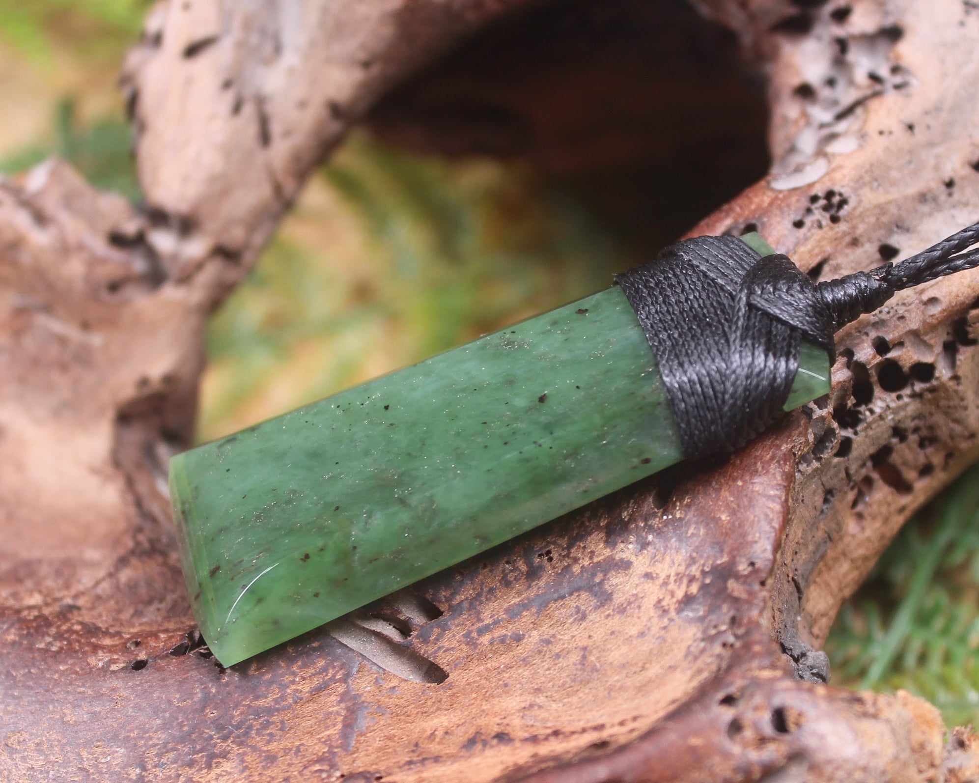 Hapopo Pounamu Toki - NZ Greenstone