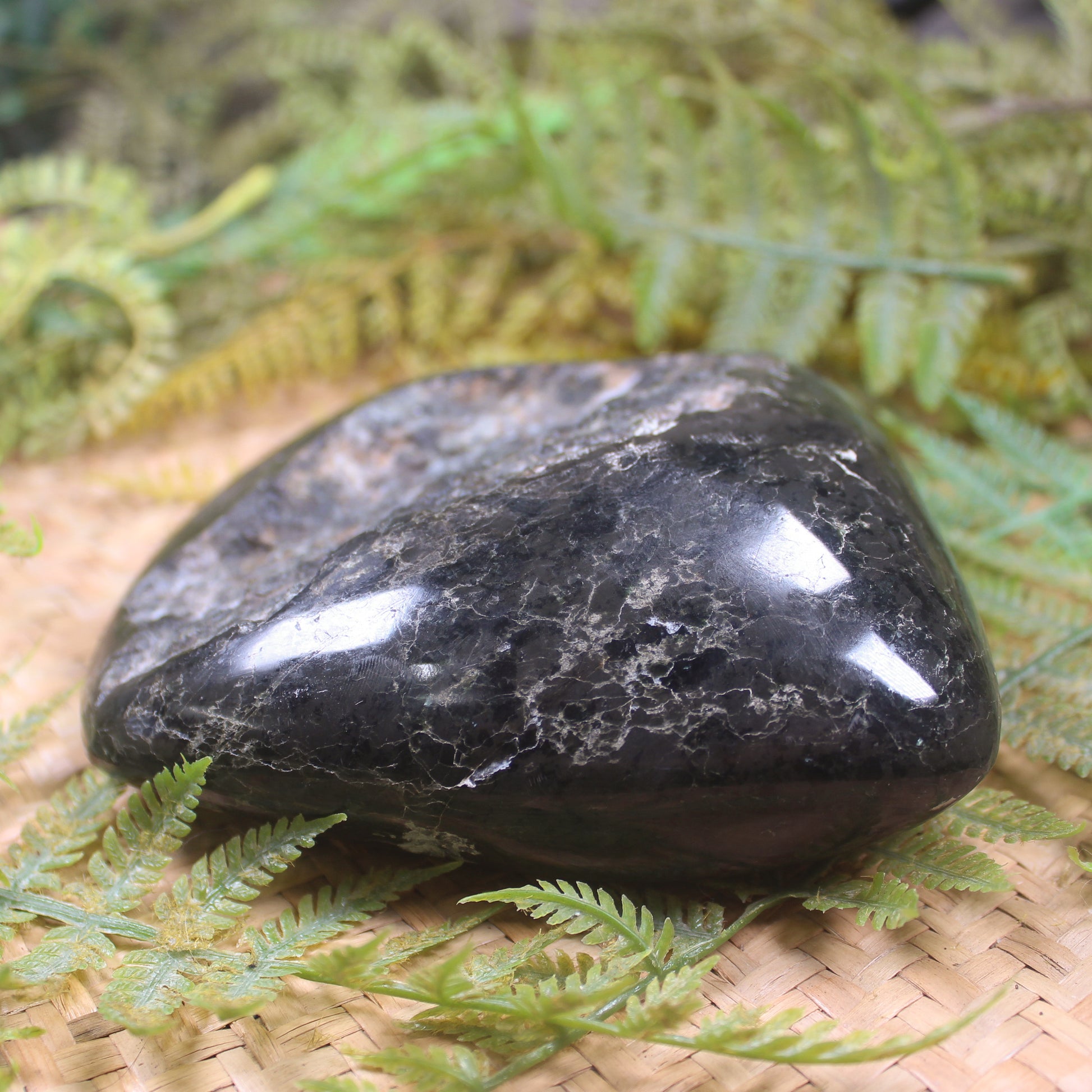 Freeform Serpentine Pounamu Sculpture - NZ Greenstone