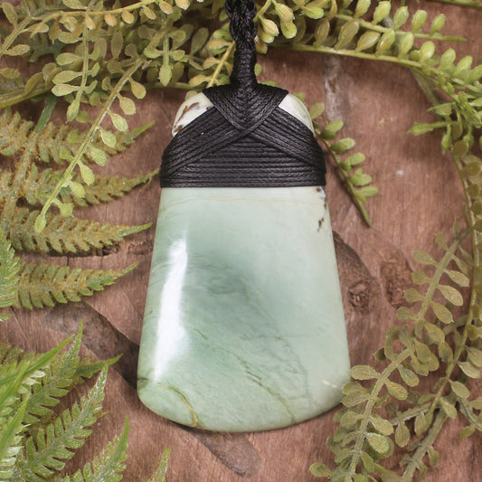 Kawakawa Pounamu Toki