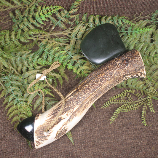 pounamu and antler axe