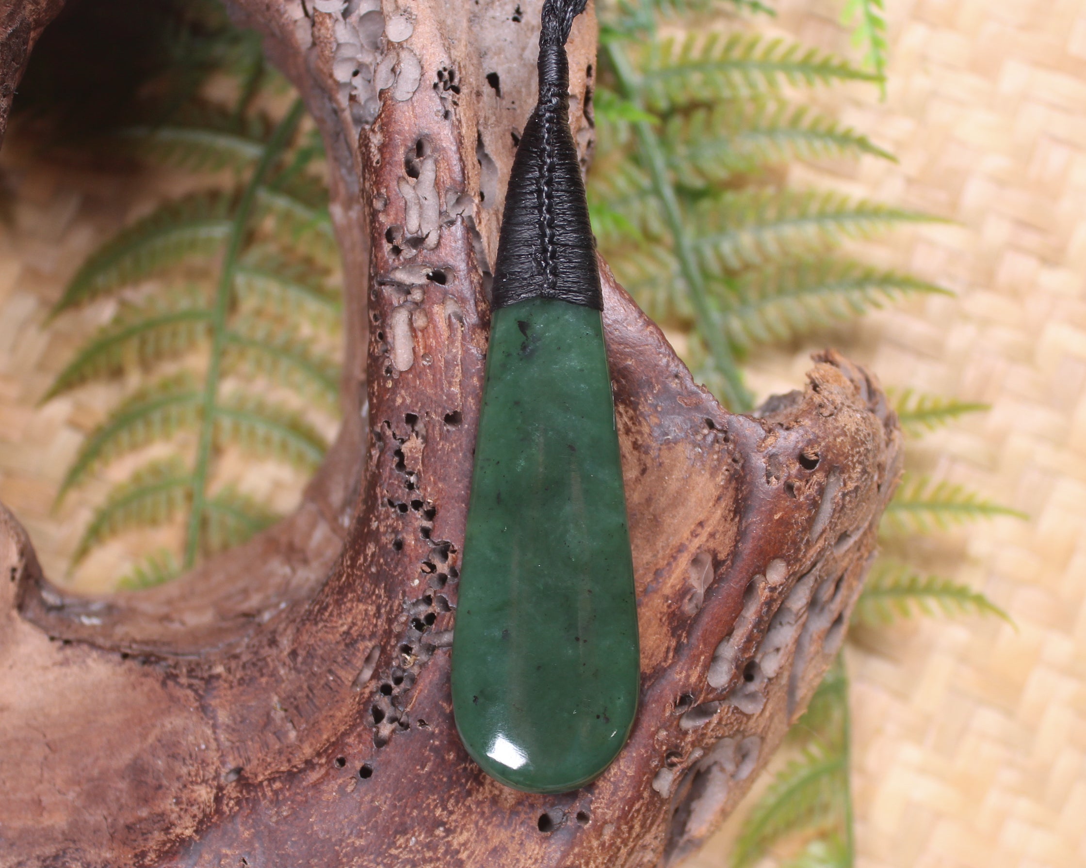 Kawakawa Pounamu Roimata Pendant - NZ Greenstone