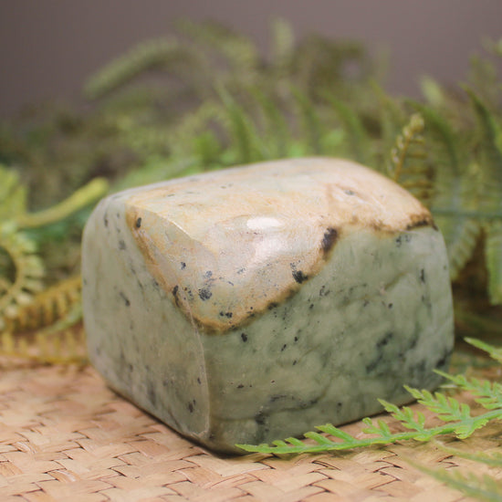 Freeform Pounamu Sculpture - Flower Jade Pounamu - NZ Greenstone