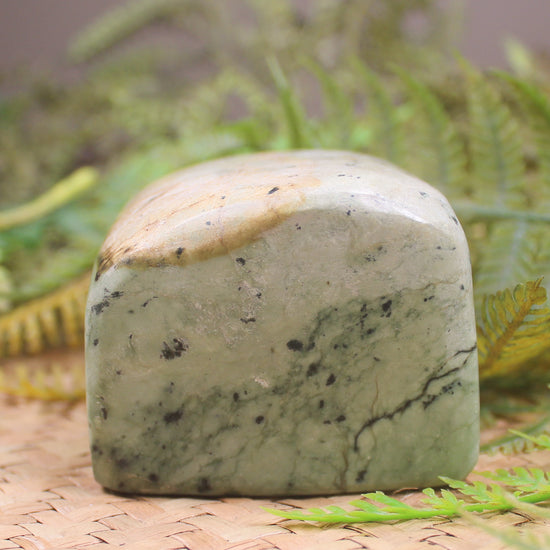 Freeform Pounamu Sculpture - Flower Jade Pounamu - NZ Greenstone