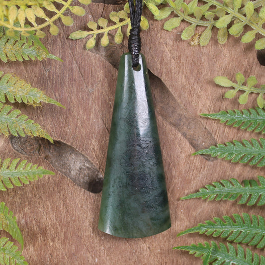 Kawakawa Pounamu Toki