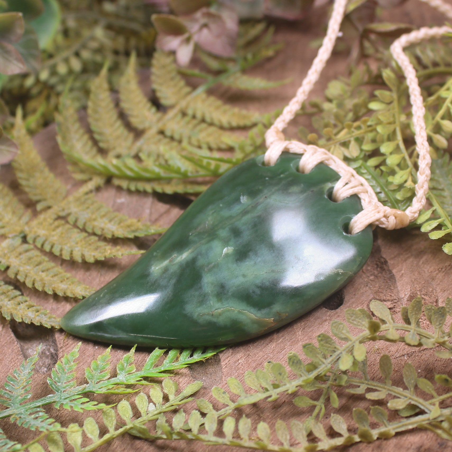 Tooth pendant carved from Inanga Pounamu - NZ Greenstone