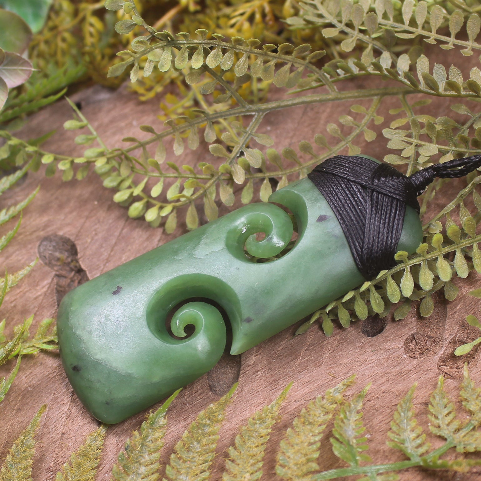 Hapopo Pounamu Toki with Koru - NZ Greenstone