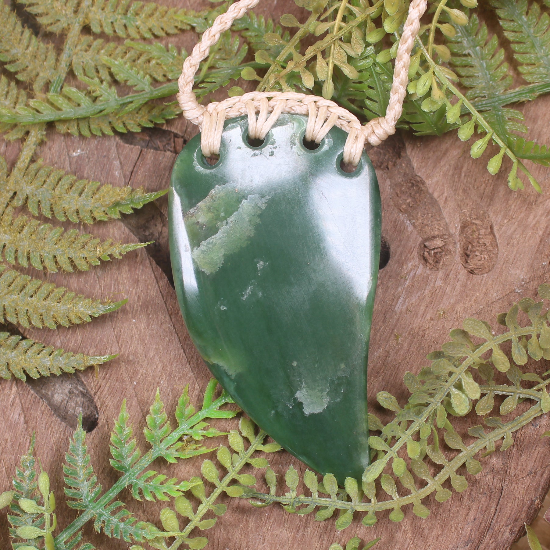 Tooth pendant carved from Inanga Pounamu - NZ Greenstone