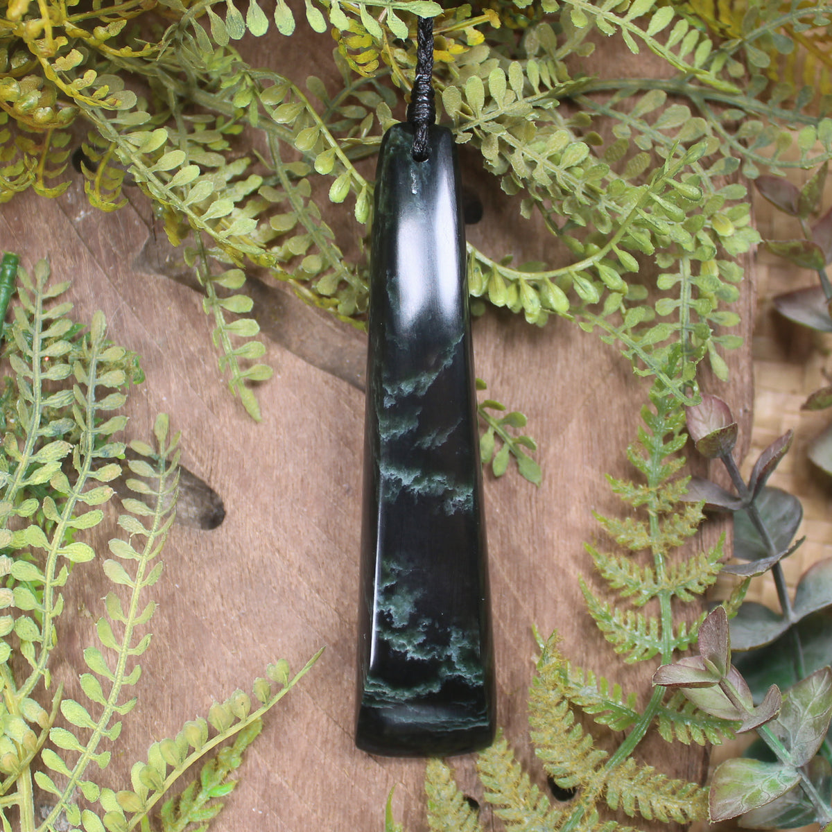 Kawakawa Pounamu Toki