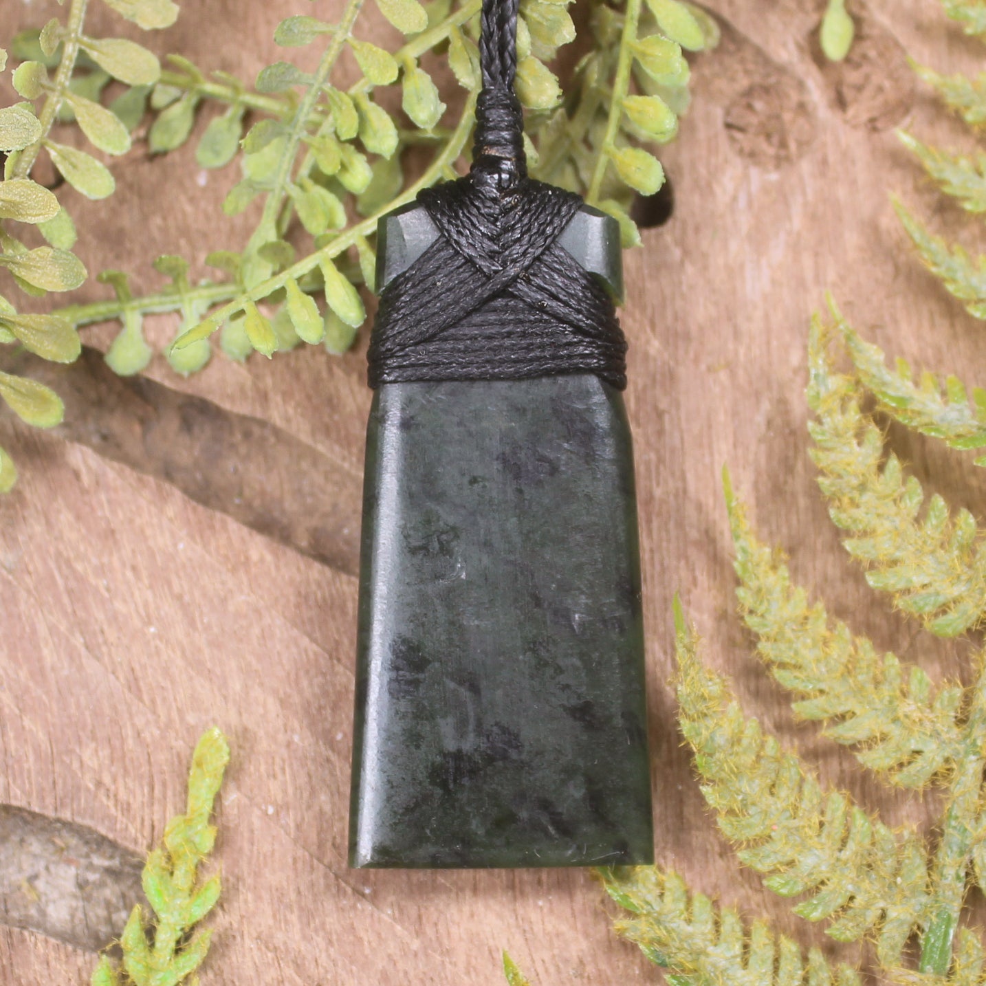 Rimu Pounamu Toki Pendant - NZ Greenstone