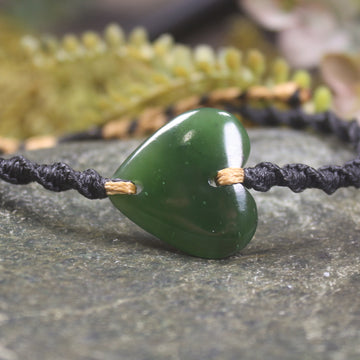 Adjustable cord bracelet with Kawakawa Pounamu