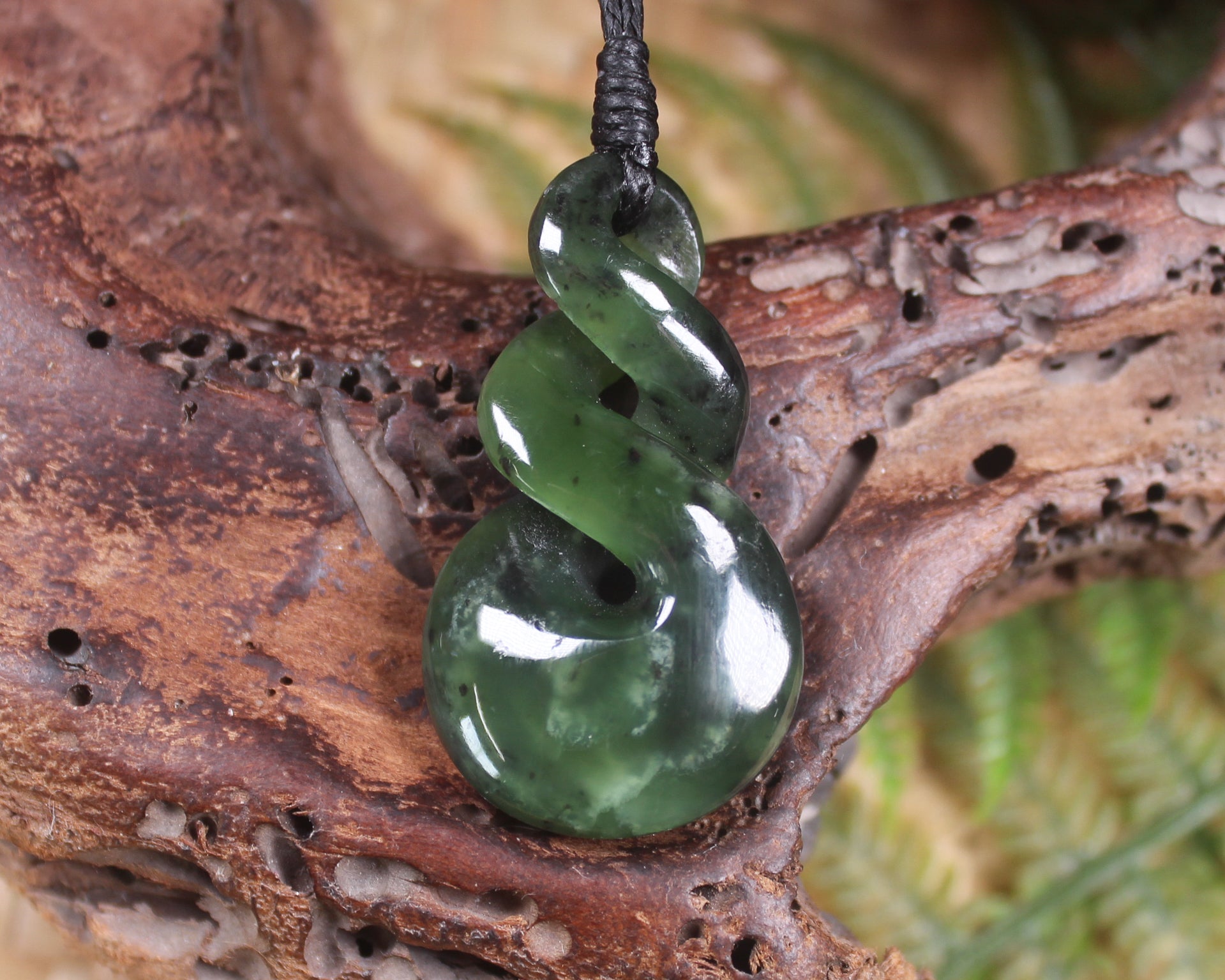 Twist carved from Rimu Pounamu - NZ Greenstone