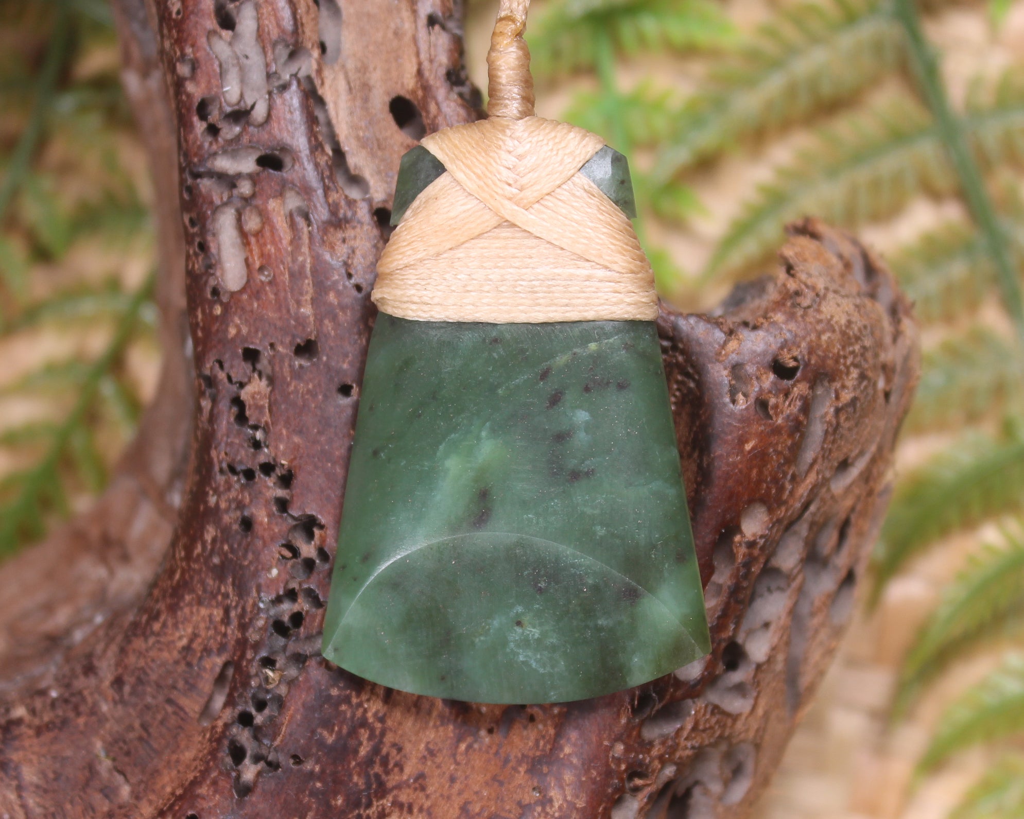Hapopo Pounamu Toki - NZ Greenstone