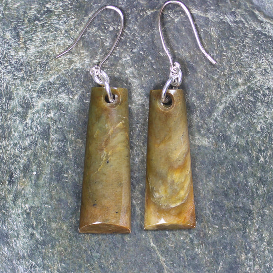 Toki Earrings carved from Totoweka Pounamu - NZ Greenstone