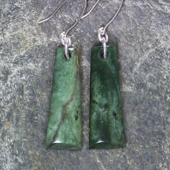 Toki Earrings carved from Kawakawa Pounamu - NZ Greenstone