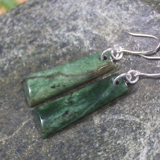 Toki Earrings carved from Kawakawa Pounamu - NZ Greenstone