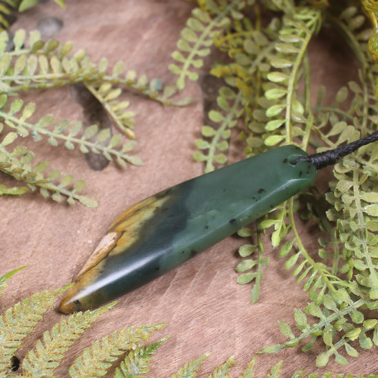 NZ Greenstone Small Toki Pendant Raukaraka Pounamu