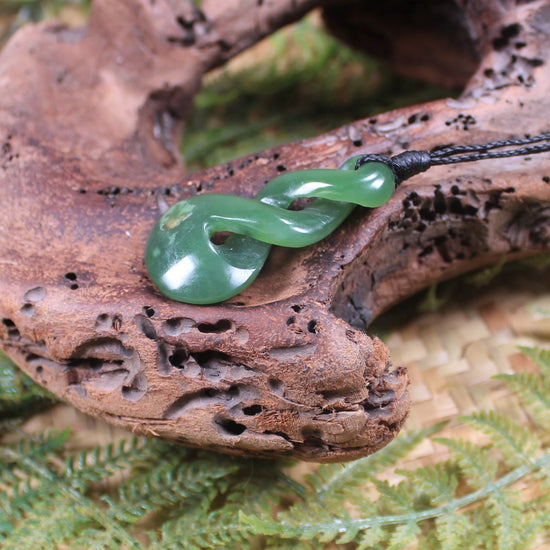 Twist or Pikorua carved from Hapopo Pounamu - NZ Greenstone