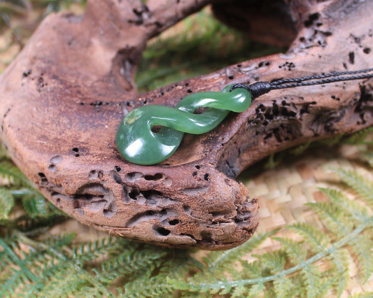 Twist or Pikorua carved from Hapopo Pounamu - NZ Greenstone