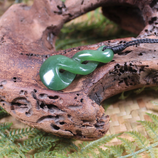 Twist or Pikorua carved from Hapopo Pounamu - NZ Greenstone