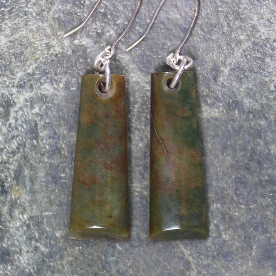 Toki Earrings carved from Totoweka Pounamu - NZ Greenstone