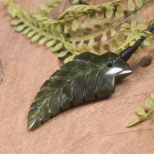 Rimu Pounamu Taniwha Tooth pendant - NZ Greenstone