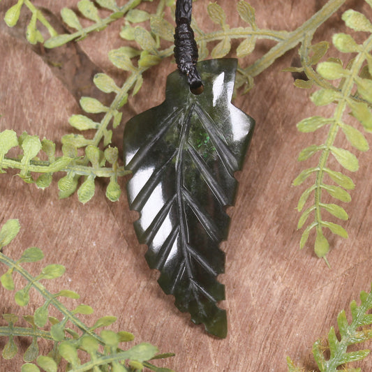 Rimu Pounamu Taniwha Tooth pendant - NZ Greenstone
