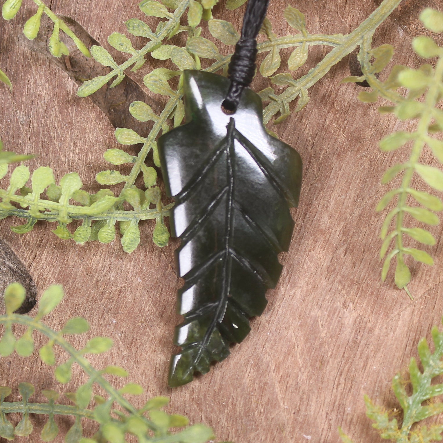 Rimu Pounamu Taniwha Tooth pendant - NZ Greenstone