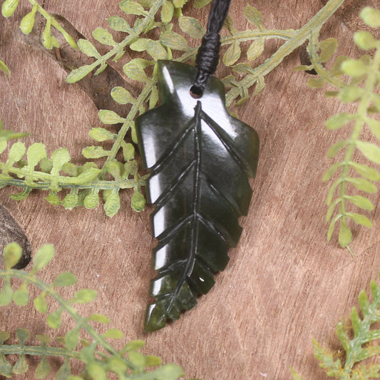 Rimu Pounamu Taniwha Tooth pendant - NZ Greenstone